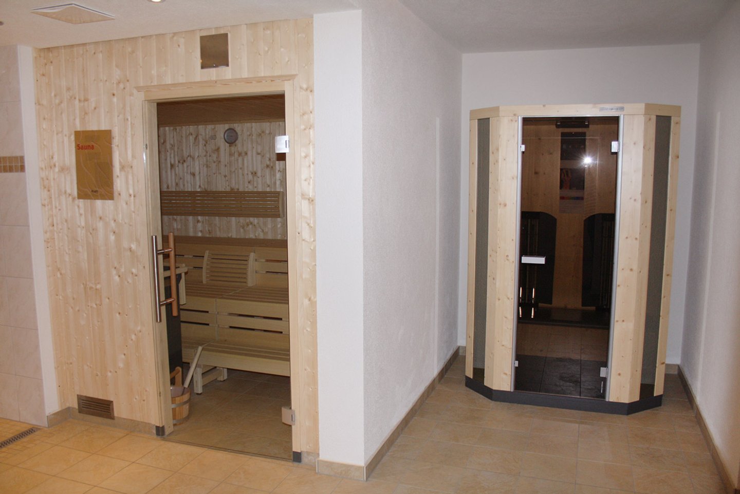 Eingang zu Sauna und Infrarotkabine im Hotel Dorfblick